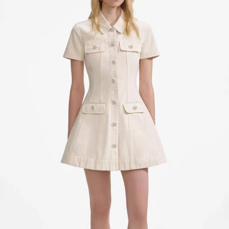 Fall New Women's Collared Diamond Button Retro Casual Short Sleeve Denim Dress High-Quality Fashion Slim A-Line Mini Skirt
Fall New Women's Collared Diamond Button Retro Casual Short Sleeve Denim Dress High-Quality Fashion Slim A-Line Mini Skirt