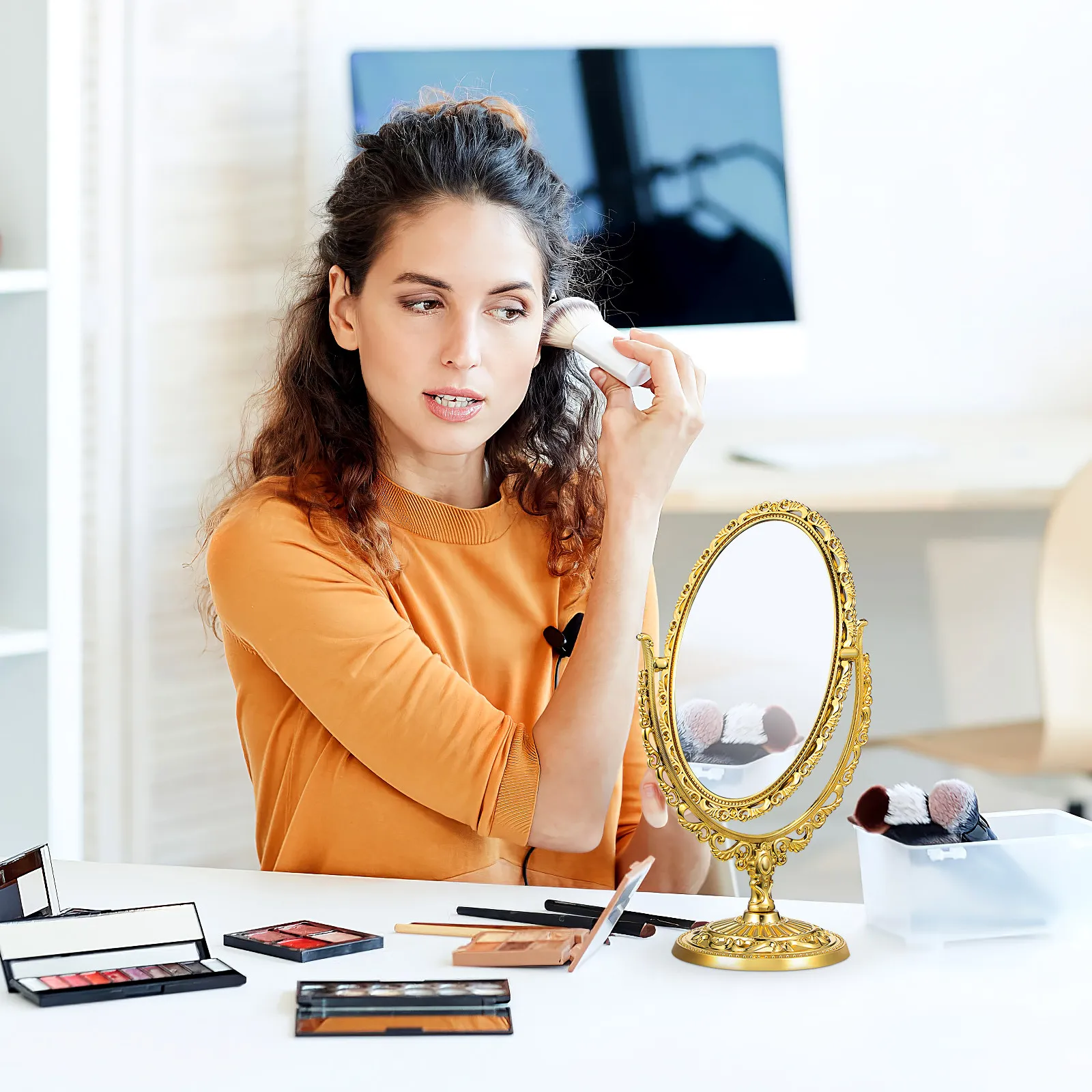 Зеркало в европейском стиле, золотое, овальное, двустороннее, вращающееся на 360 градусов, для макияжа и декора дома, 1 шт.
Зеркало в европейском стиле, золотое, овальное, двустороннее, вращающееся на 360 градусов, для макияжа и декора дома, 1 шт.