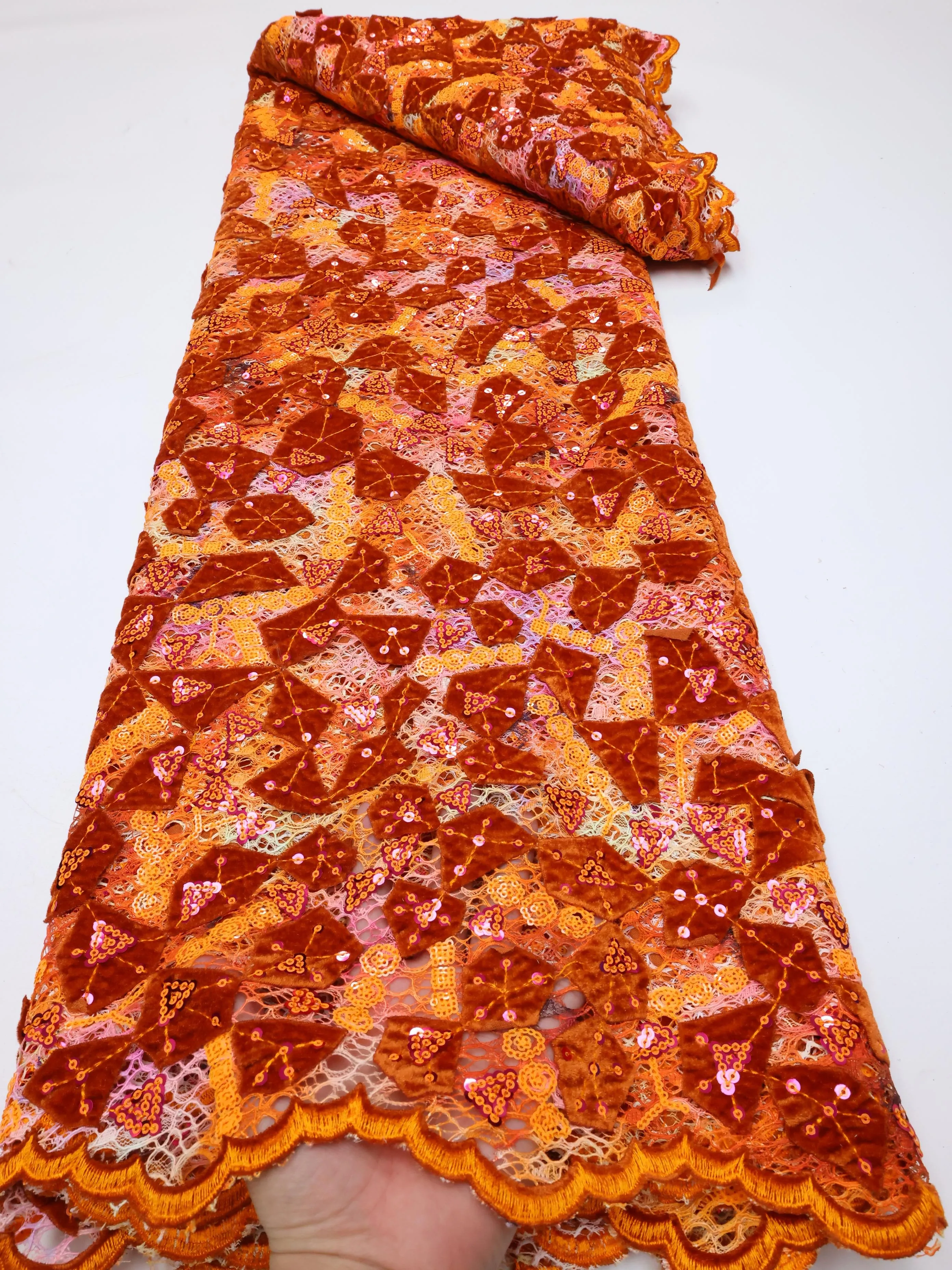 New Arrival African Lace Fabric 2024 High Quality French Mesh Luxury Sequins Lace Fabric For Women Wedding Prom Dresses Material
New Arrival African Lace Fabric 2024 High Quality French Mesh Luxury Sequins Lace Fabric For Women Wedding Prom Dresses Material