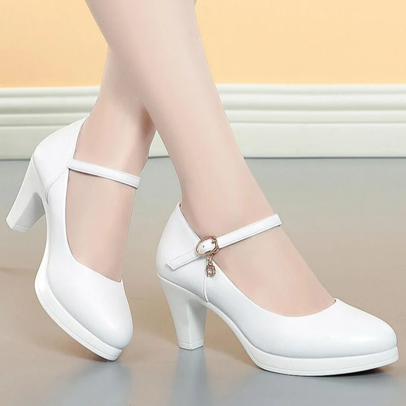 Woman 6.5cm Breathable Fashion Soft Leather Silver Red Wedding Shoes Woman Med Block Heels Platform Pumps Women for Office Mom
Woman 6.5cm Breathable Fashion Soft Leather Silver Red Wedding Shoes Woman Med Block Heels Platform Pumps Women for Office Mom