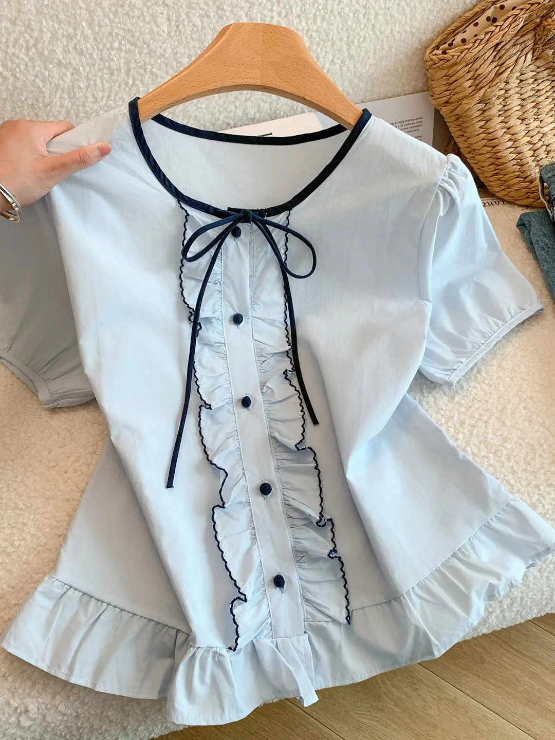 Chic round Neck Ruffle Sleeve Short Sleeve Women's Summer New Sweet Gentle Bubble Sleeve Top Trendy Bow Tie Loose Fit Shirt
Chic round Neck Ruffle Sleeve Short Sleeve Women's Summer New Sweet Gentle Bubble Sleeve Top Trendy Bow Tie Loose Fit Shirt