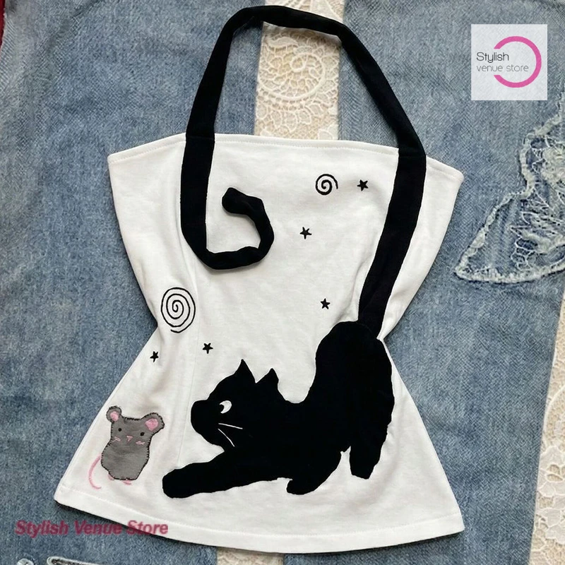Korean-style fashion white cartoon cat print neck slim vest top female summer new cute and sweet to wear casual bottoming shirt.
Korean-style fashion white cartoon cat print neck slim vest top female summer new cute and sweet to wear casual bottoming shirt.