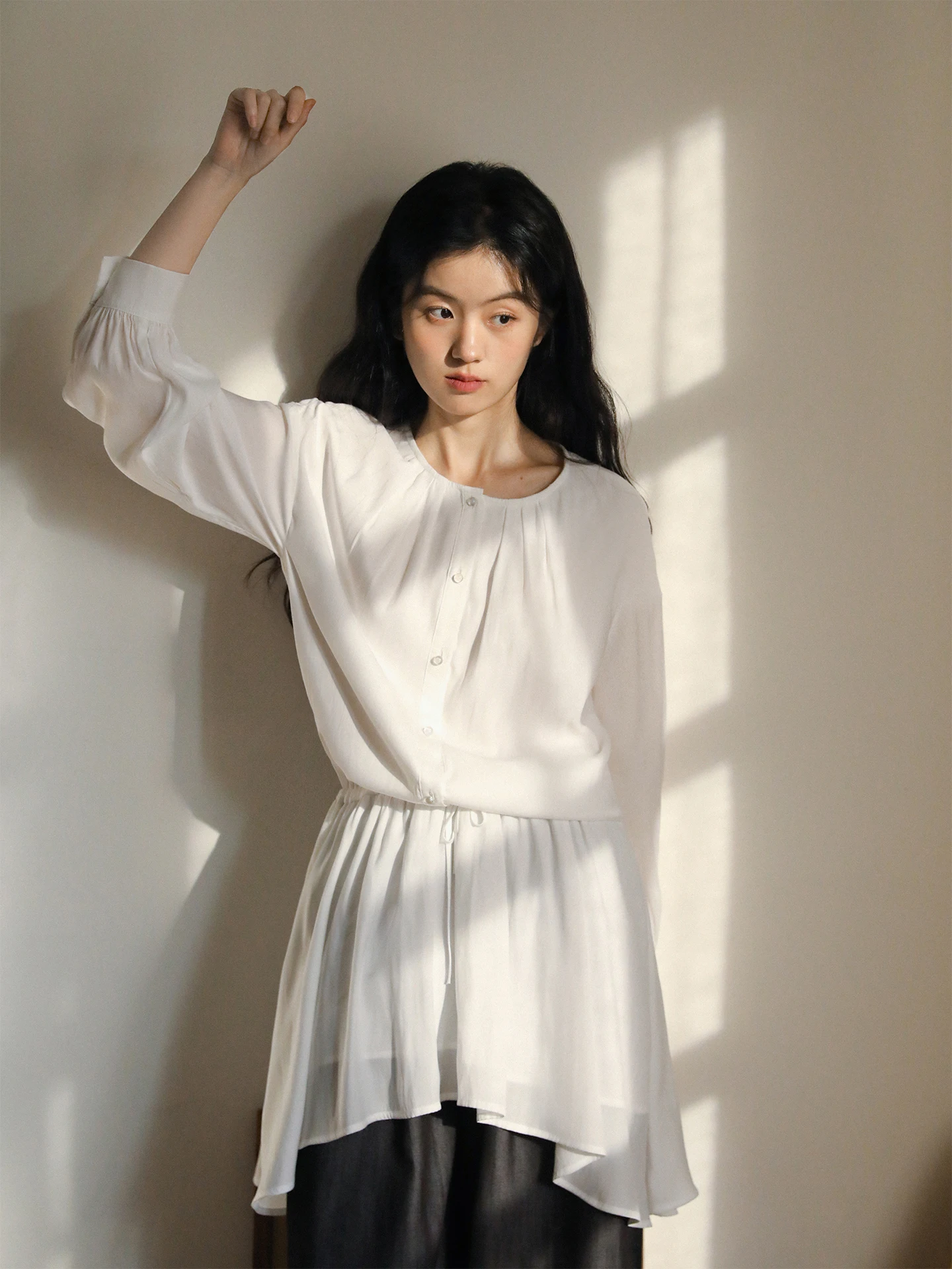 Elegant White Gauze Shirt Dress Women's Spring Fashion Drawstring Waist round Neck Pleated Design Long Sleeve City Commute
Elegant White Gauze Shirt Dress Women's Spring Fashion Drawstring Waist round Neck Pleated Design Long Sleeve City Commute