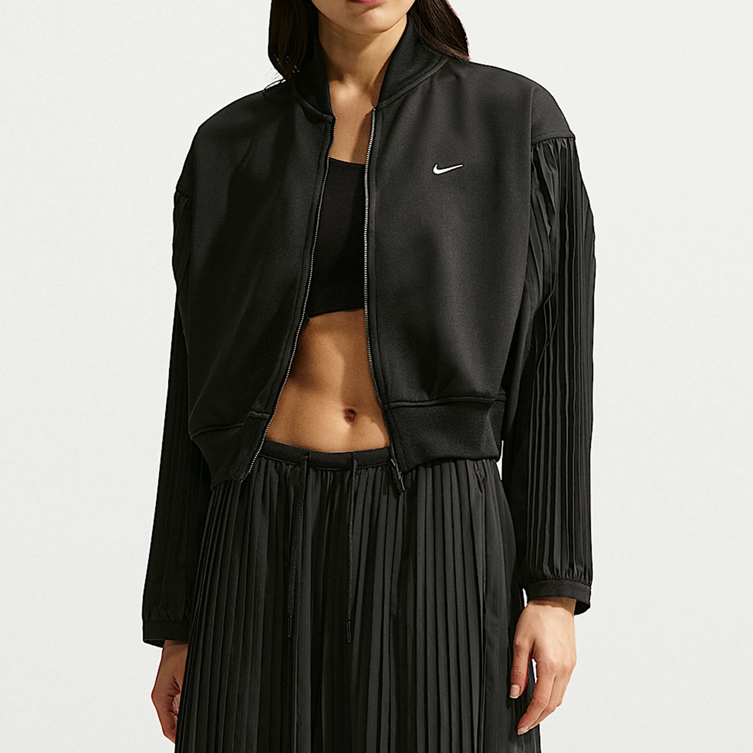 Nike Authentic Spring Style Women's Hooded Short Sports Jacket IQ0437-010
Nike Authentic Spring Style Women's Hooded Short Sports Jacket IQ0437-010
