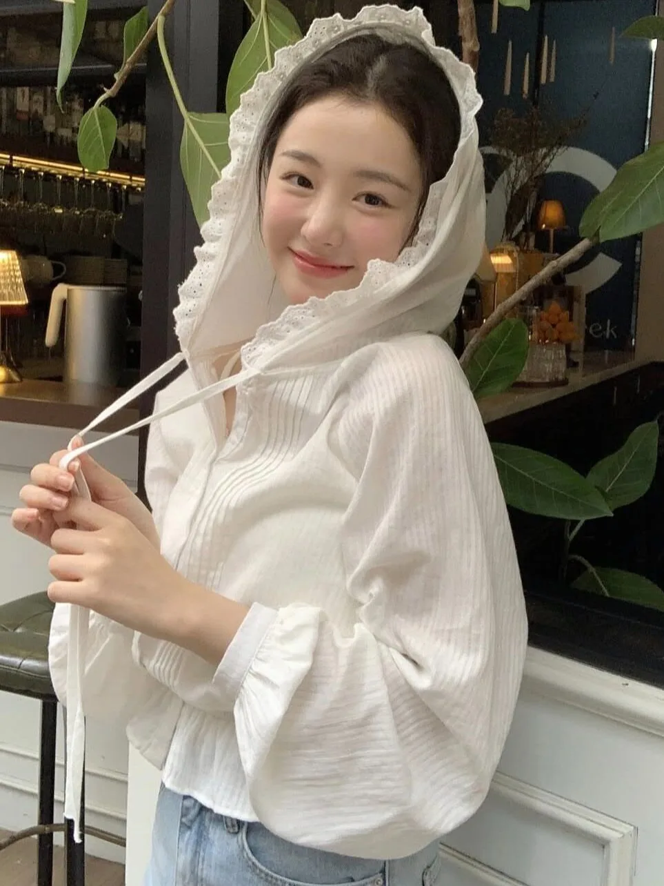 Lace Trim Hooded Sun Protection Jacket Women's Thin Summer Design Elastic Waist Shirt Top Korean Style Loose Fit Long Sleeve
Lace Trim Hooded Sun Protection Jacket Women's Thin Summer Design Elastic Waist Shirt Top Korean Style Loose Fit Long Sleeve