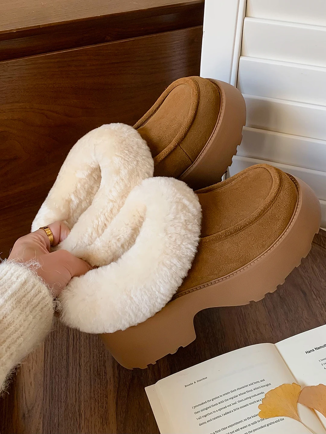 Женские меховые тапочки Thi Bot из натуральной кожи, зимние теплые сабо Lazy oes из овчины, кожаная внутренняя цветная резиновая подошва
Женские меховые тапочки Thi Bot из натуральной кожи, зимние теплые сабо Lazy oes из овчины, кожаная внутренняя цветная резиновая подошва
