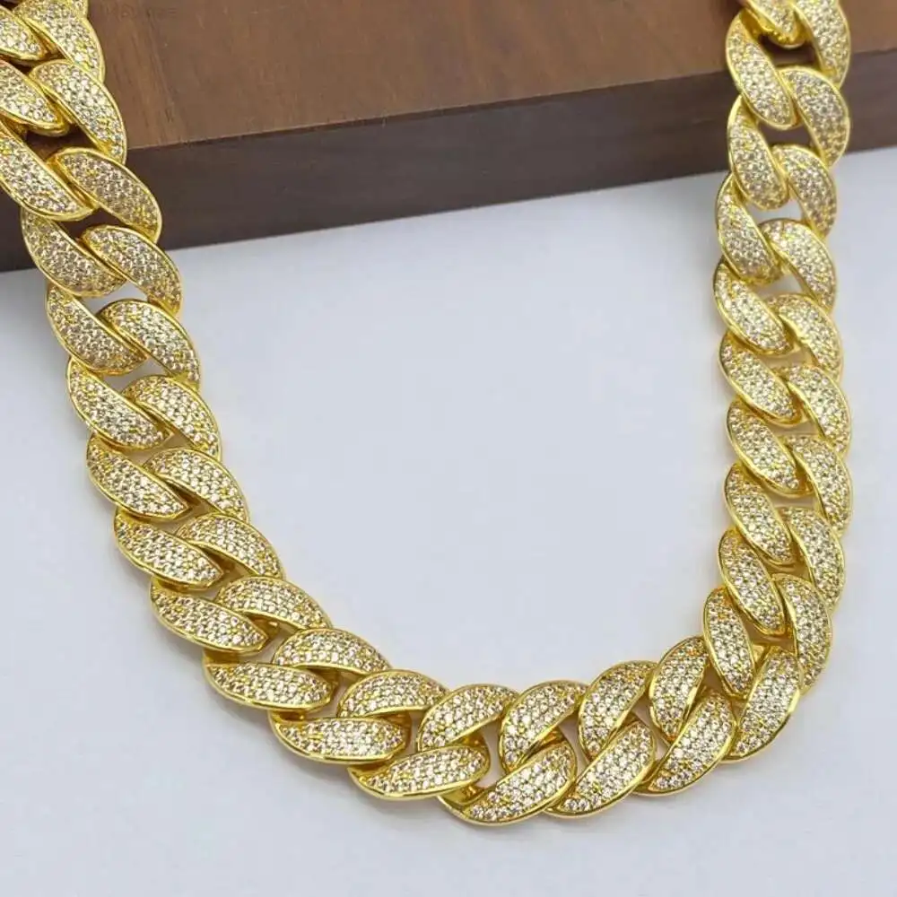 Hip Hop Moissanite Cuban Link Chain Iced Out 925 Sterling Silver D VVS Moissanite Cuban Link Chian
Hip Hop Moissanite Cuban Link Chain Iced Out 925 Sterling Silver D VVS Moissanite Cuban Link Chian