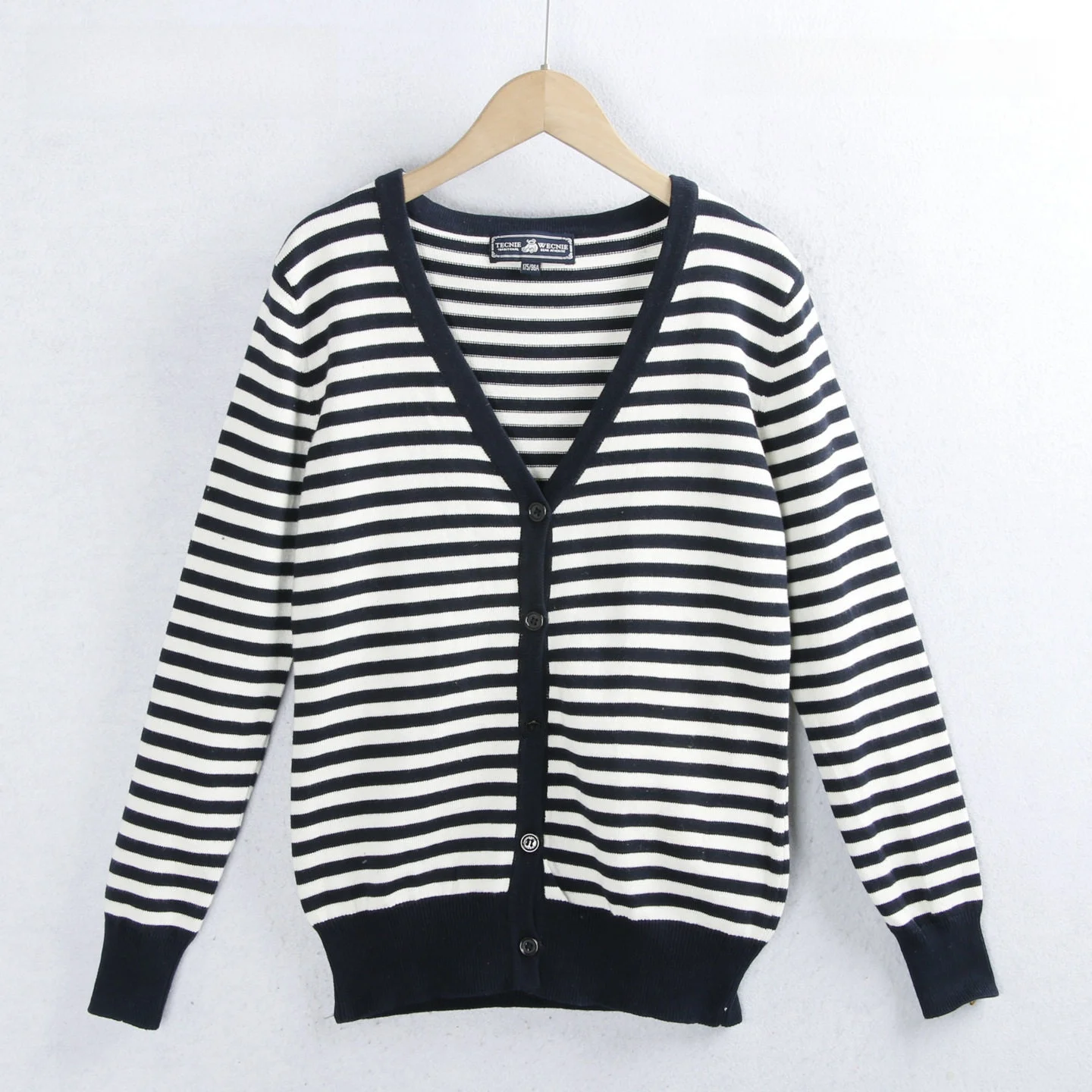 1585 Striped Knitwear Cotton V-Neck Single Button Slim Fit Ribbed Sweater Open Cardigan Women's Fashion Autumn Collection
1585 Striped Knitwear Cotton V-Neck Single Button Slim Fit Ribbed Sweater Open Cardigan Women's Fashion Autumn Collection