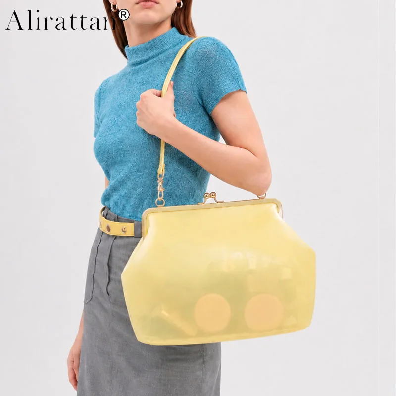 New PVC Transparent Jelly Clip Bag For Women,Luxury Designer Large Capacity Handbag Purse Fashion Vacation Underarm Shoulder Bag
New PVC Transparent Jelly Clip Bag For Women,Luxury Designer Large Capacity Handbag Purse Fashion Vacation Underarm Shoulder Bag