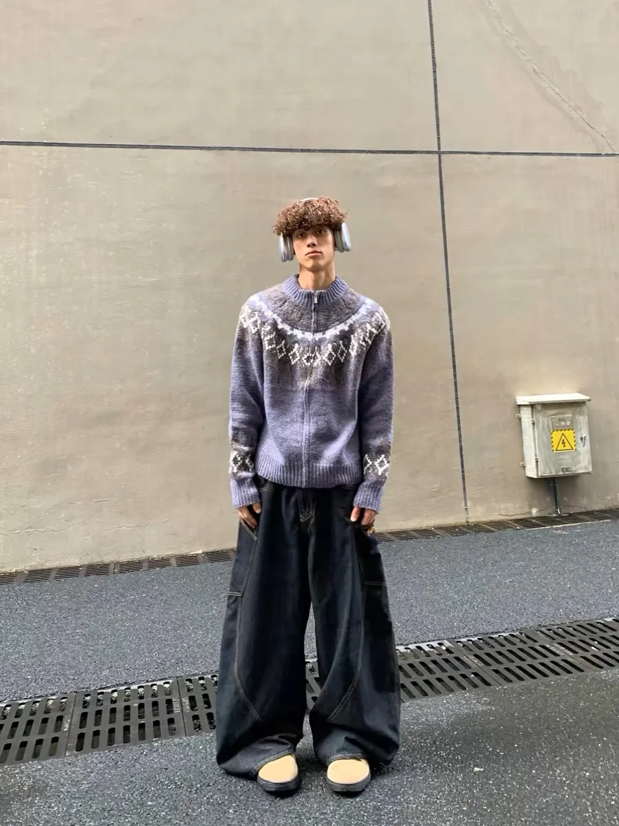 Свитер с воротником-стойкой на двойной молнии и воротником-стойкой в американском стиле ретро, осень-зима, пальто, мужская трикотажная одежда Fair Isle
Свитер с воротником-стойкой на двойной молнии и воротником-стойкой в американском стиле ретро, осень-зима, пальто, мужская трикотажная одежда Fair Isle