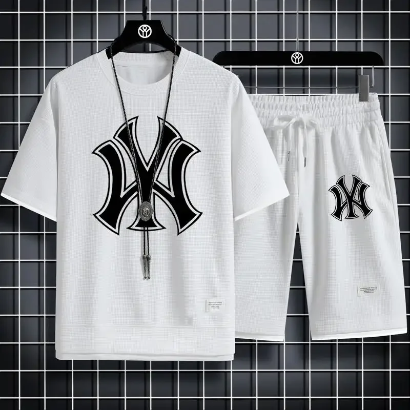 Summer men's short-sleeved T-shirt set, high-quality fitness jogging sportswear set, mesh quick-drying fashionable casual T-shir
Summer men's short-sleeved T-shirt set, high-quality fitness jogging sportswear set, mesh quick-drying fashionable casual T-shir