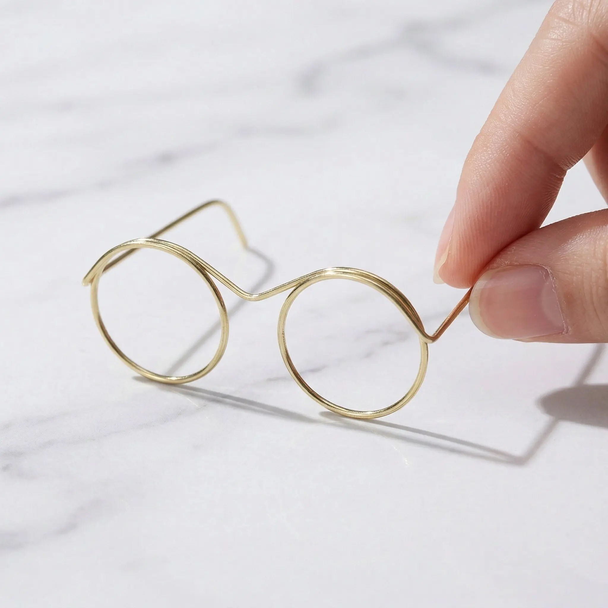 20Pcs Mini Glasses Wire Rim Frameless Eyewear Classic Round Frames for Crafts Dress Up Accessories for Miniature House Decor
20Pcs Mini Glasses Wire Rim Frameless Eyewear Classic Round Frames for Crafts Dress Up Accessories for Miniature House Decor