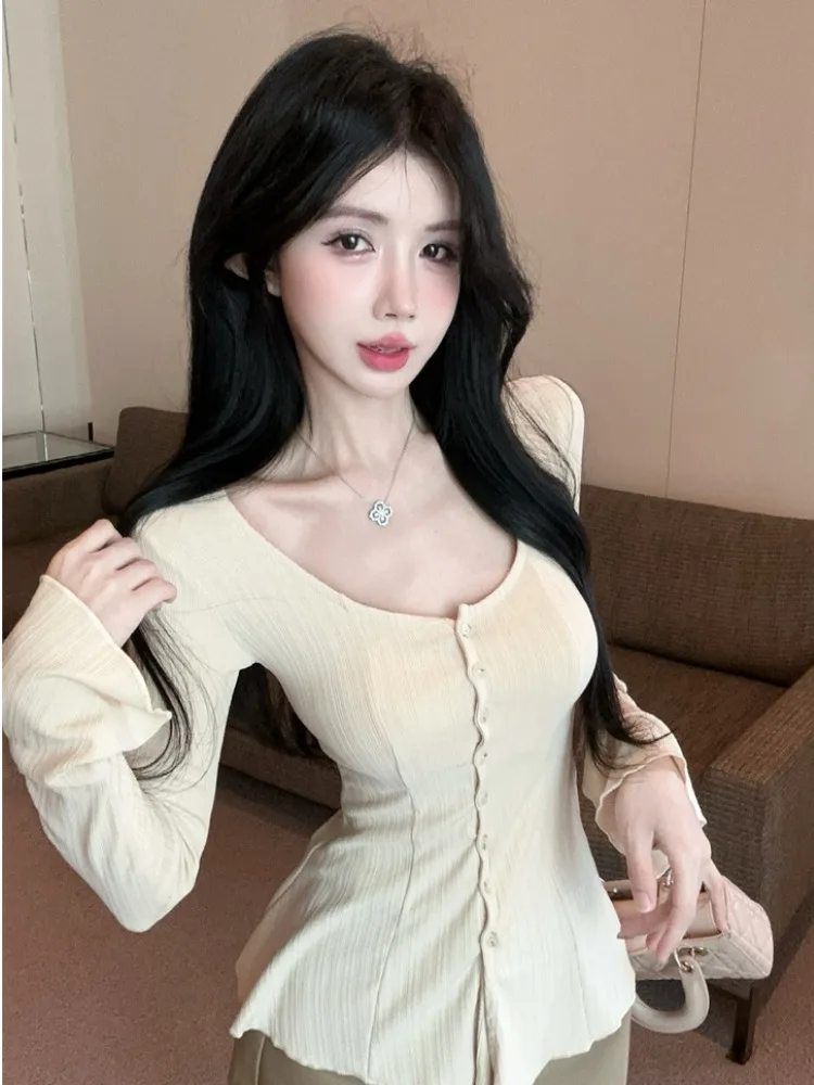 Pure Desire Sexy U-Neck T-Shirt Women's Slim Fit Waist Cinching Bell Sleeve Tops Korean Style Commute Fashion Autumn New Arrival
Pure Desire Sexy U-Neck T-Shirt Women's Slim Fit Waist Cinching Bell Sleeve Tops Korean Style Commute Fashion Autumn New Arrival