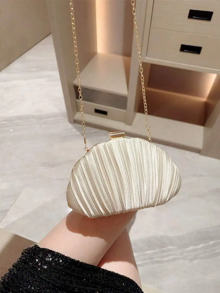 Chic Cream Pleated Shell Clutch With Gold Chain Strap For Evening Gala Dinner And Festive Occasions
Chic Cream Pleated Shell Clutch With Gold Chain Strap For Evening Gala Dinner And Festive Occasions