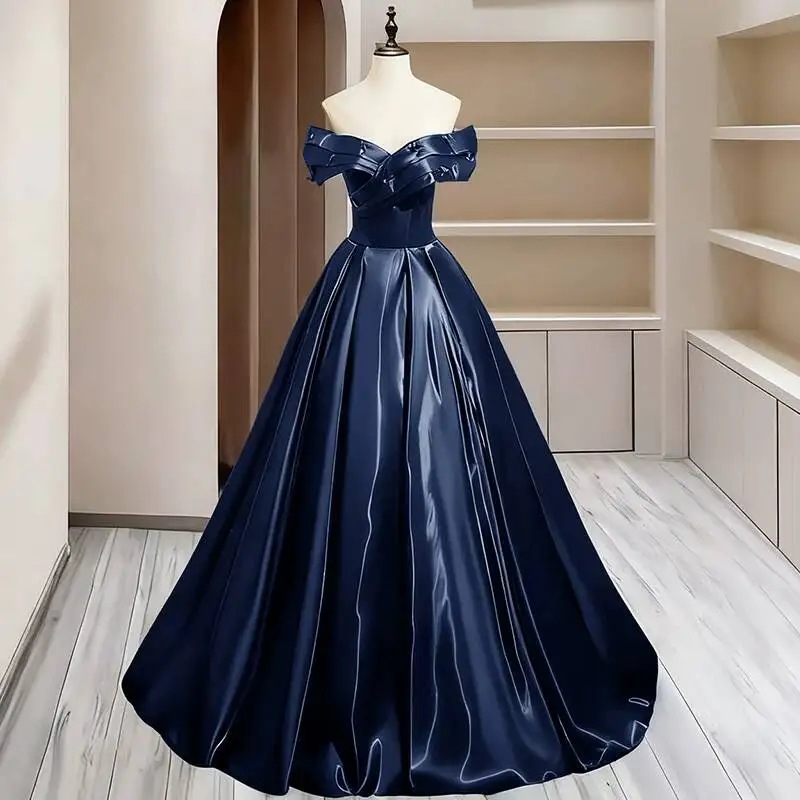 Evening dress with off-shoulder design, high-end feel, suitable for music students' exams, puffy skirt, host's high-end satin
Evening dress with off-shoulder design, high-end feel, suitable for music students' exams, puffy skirt, host's high-end satin