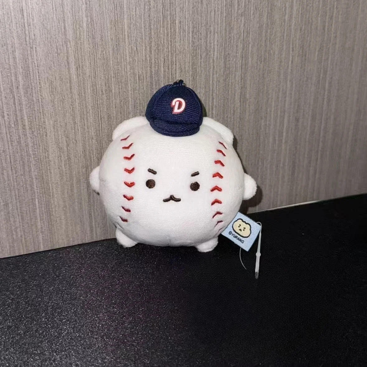 Yupang Bear Baseball Plush Keychain Kawaii Stuffed Animal Bag Charm Cute Cartoon Decoration Gift Boys Girls Random Style Soft
Yupang Bear Baseball Plush Keychain Kawaii Stuffed Animal Bag Charm Cute Cartoon Decoration Gift Boys Girls Random Style Soft