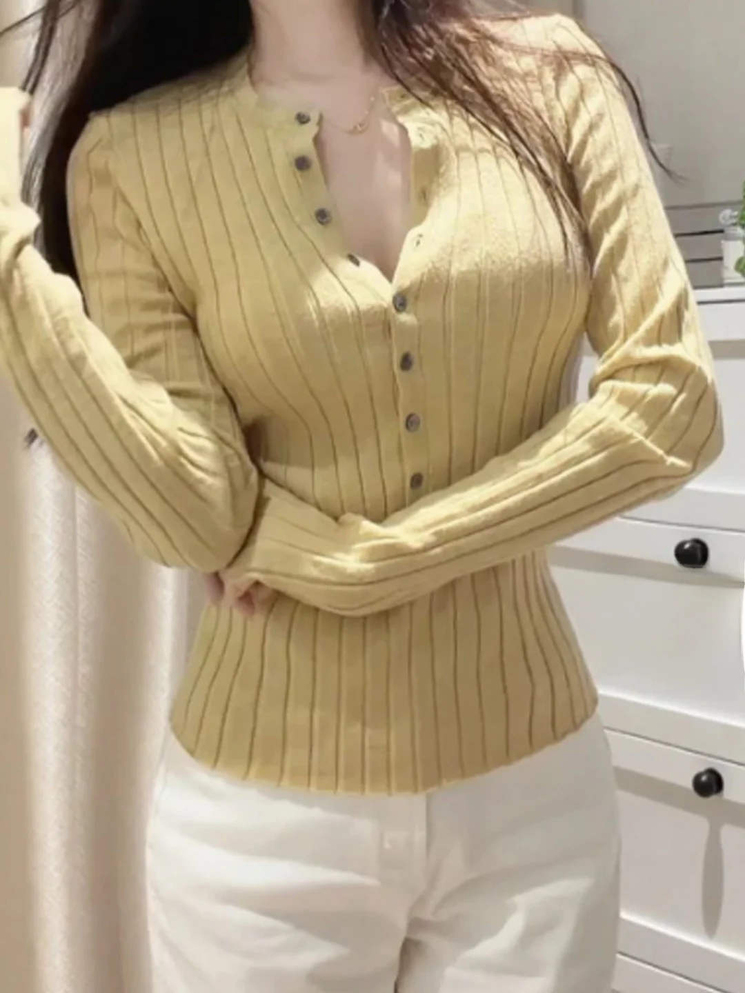 Желтый вязаный базовый свитер V-Ne Long Sve irt, женский осенне-зимний утягивающий внутренний свитер, супер красивый топ
Желтый вязаный базовый свитер V-Ne Long Sve irt, женский осенне-зимний утягивающий внутренний свитер, супер красивый топ