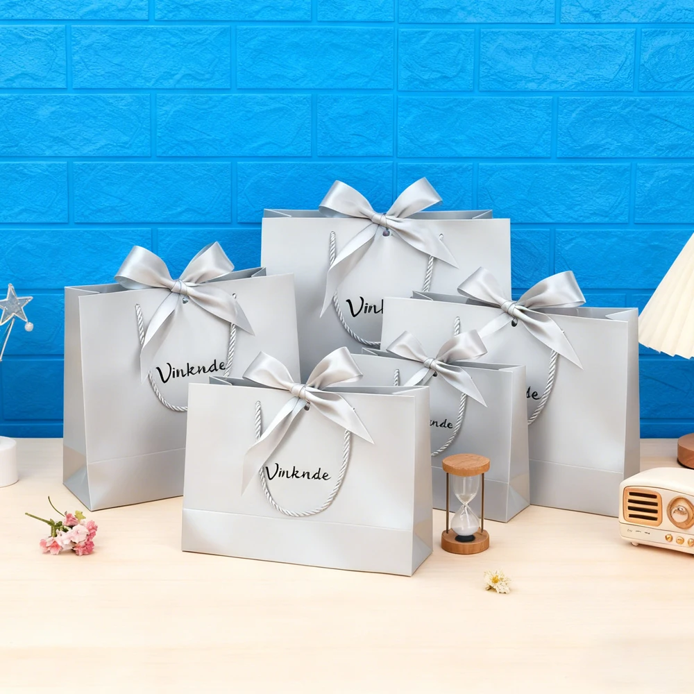 100 упаковок, бумажный подарочный пакет с бантом, ленты, ручки, индивидуальный логотип, одежда для покупок, Рождество, День благодарения, свадьба, подарочные пакеты для подружки невесты
100 упаковок, бумажный подарочный пакет с бантом, ленты, ручки, индивидуальный логотип, одежда для покупок, Рождество, День благодарения, свадьба, подарочные пакеты для подружки невесты
