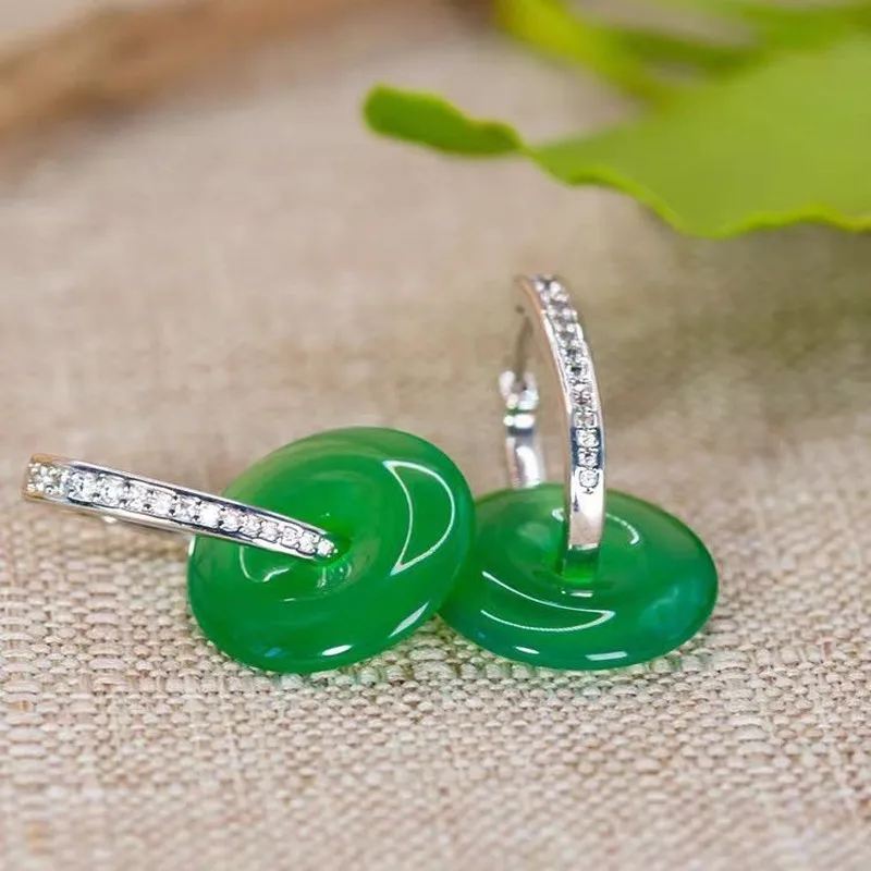 Silver-plated earrings inlaid with ice green chalcedony, peace pendant earrings, agate and jadeite, Chinese-style earrings compa
Silver-plated earrings inlaid with ice green chalcedony, peace pendant earrings, agate and jadeite, Chinese-style earrings compa