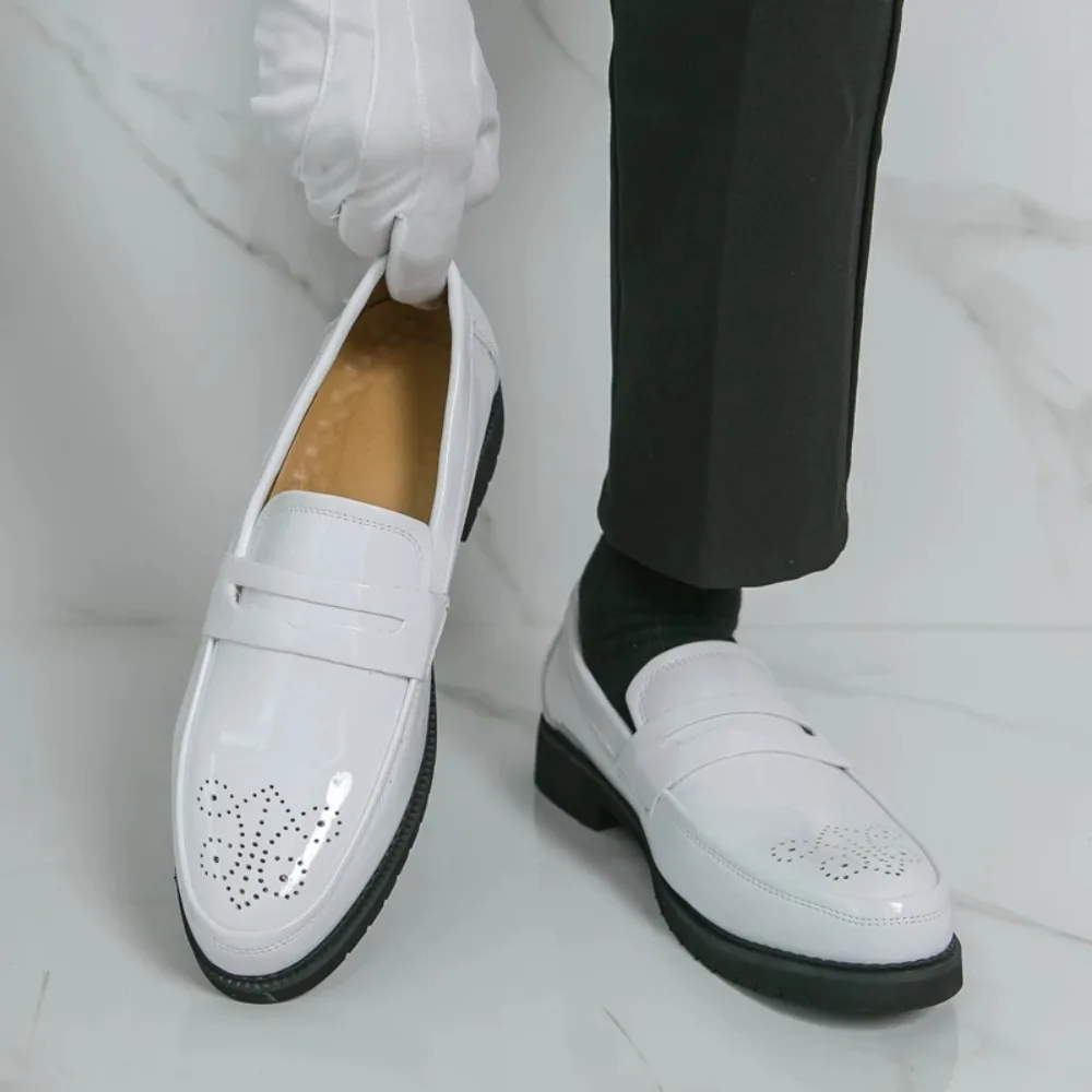 Men Loafers PU Block Carved Comfortable Classic Business Men Shoes Size 38-46
Men Loafers PU Block Carved Comfortable Classic Business Men Shoes Size 38-46