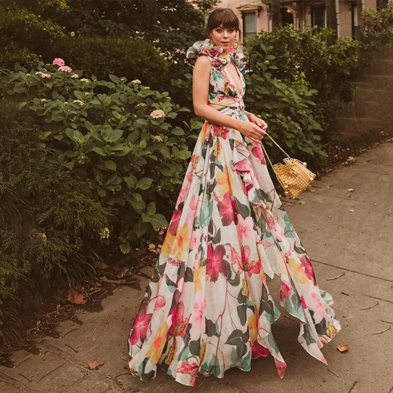 Цельный купальник для женщин в европейском и американском стиле, пляжный комплект для отпуска, с цветочным принтом, глубоким V-образным вырезом и вырезами, цельный купальник-комплект.
Цельный купальник для женщин в европейском и американском стиле, пляжный комплект для отпуска, с цветочным принтом, глубоким V-образным вырезом и вырезами, цельный купальник-комплект.