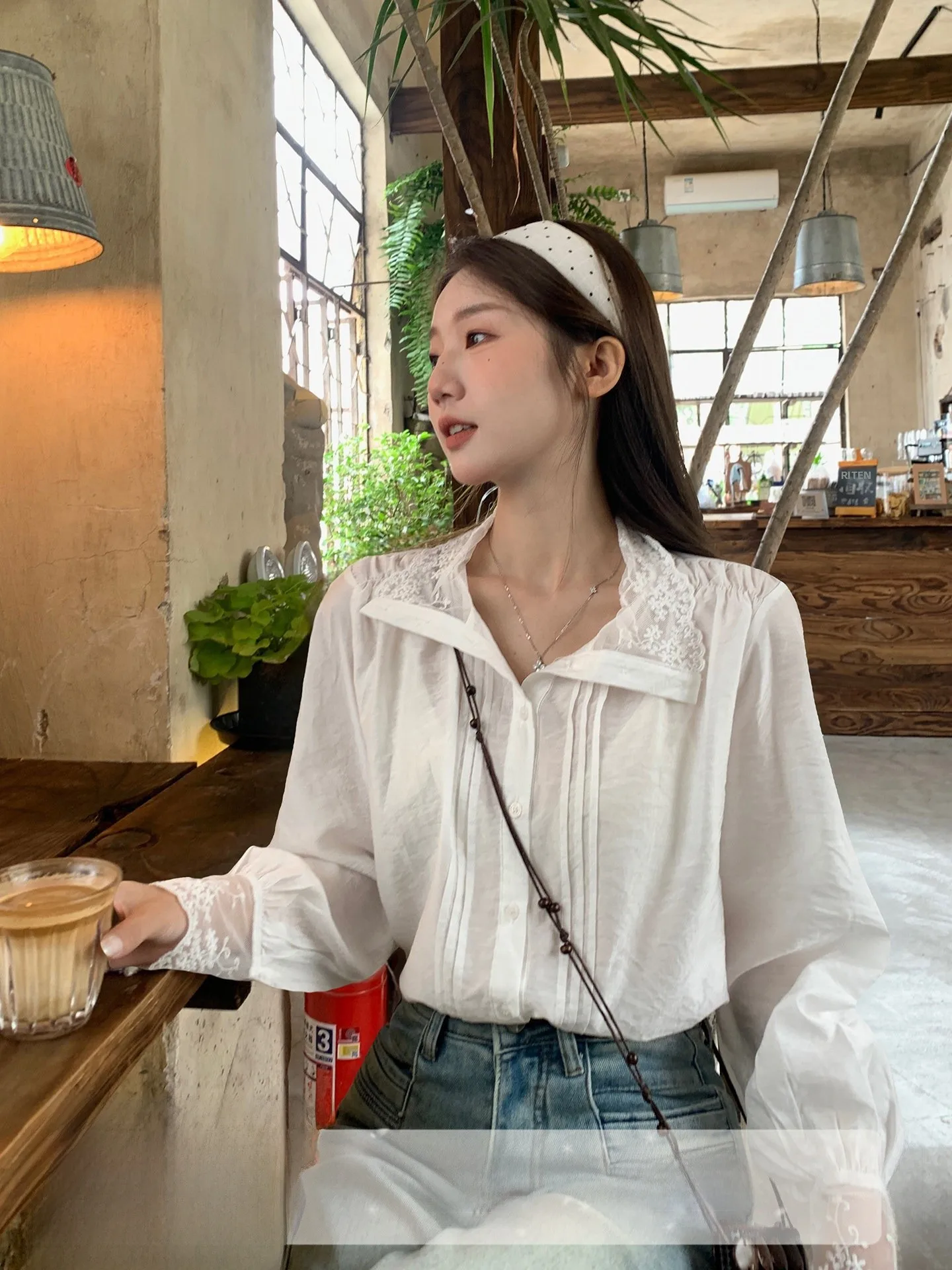 White Long Sleeve Silk Mimic Shirt Women's Loose Fashionable Spring Korean Design Good Looking Versatile Top New U77
White Long Sleeve Silk Mimic Shirt Women's Loose Fashionable Spring Korean Design Good Looking Versatile Top New U77
