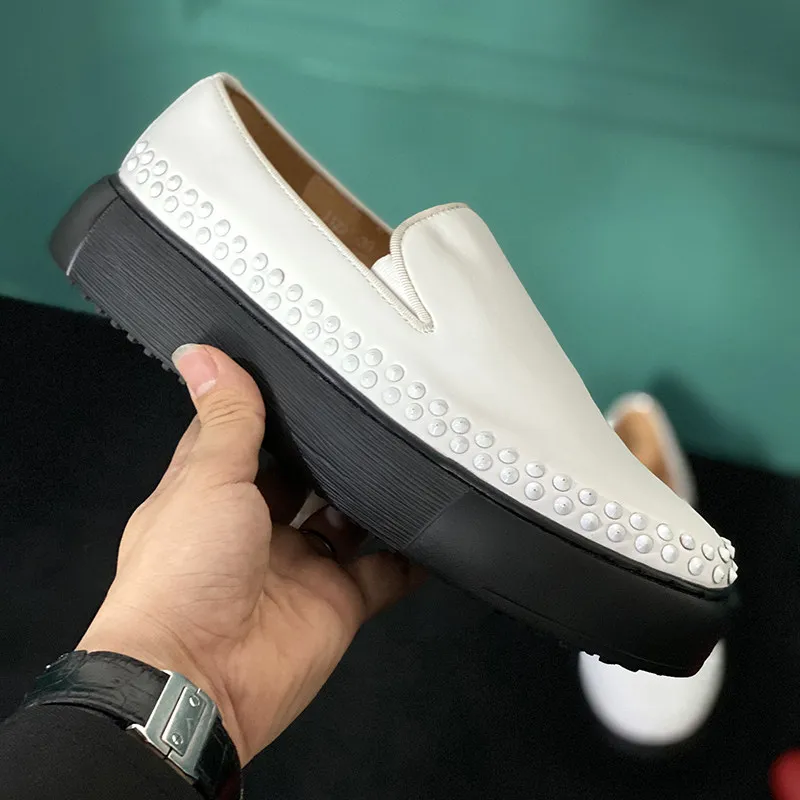 Casual Board Shoes White Rivet Black Ultra Light Wear-resistant Bottom Round Head Leafy Shoes
Casual Board Shoes White Rivet Black Ultra Light Wear-resistant Bottom Round Head Leafy Shoes