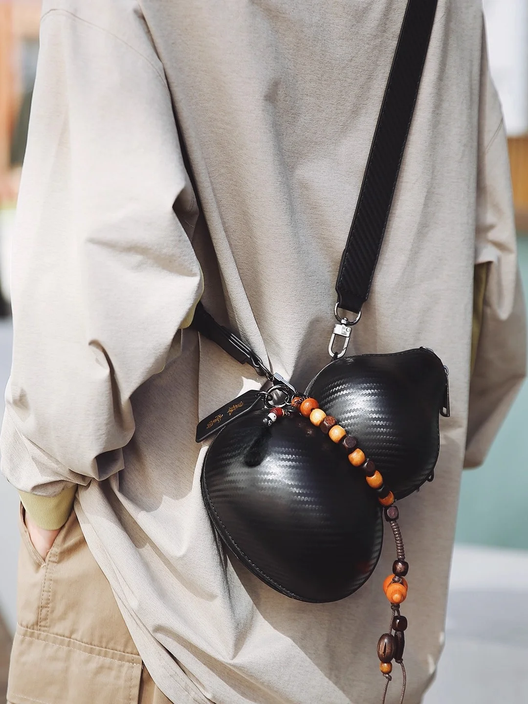 Повседневная сумка-кроссбоди Casual Sle Bla Monkey King Wine Gourd Bag с индивидуальным дизайном, нейлоновым ремнем и застежкой-молнией, для ежедневного использования.
Повседневная сумка-кроссбоди Casual Sle Bla Monkey King Wine Gourd Bag с индивидуальным дизайном, нейлоновым ремнем и застежкой-молнией, для ежедневного использования.