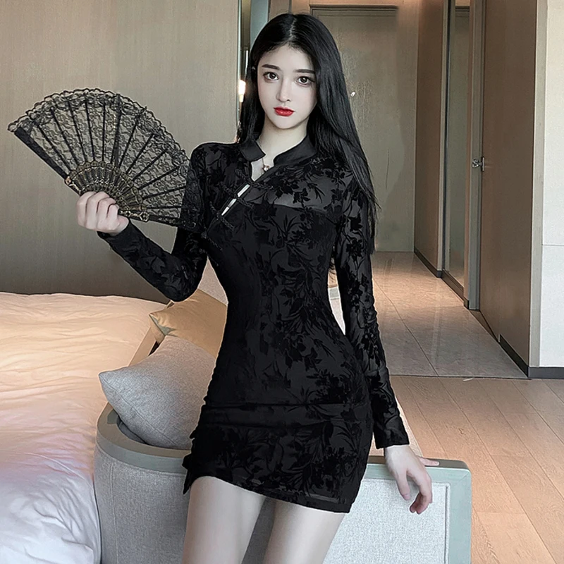 Women Chinese Style Cheongsam Retro Black Elegant Qipao Dress Oriental Clothing Lady Party Sexy Bodycon Evening Vintage Vestidos
Women Chinese Style Cheongsam Retro Black Elegant Qipao Dress Oriental Clothing Lady Party Sexy Bodycon Evening Vintage Vestidos