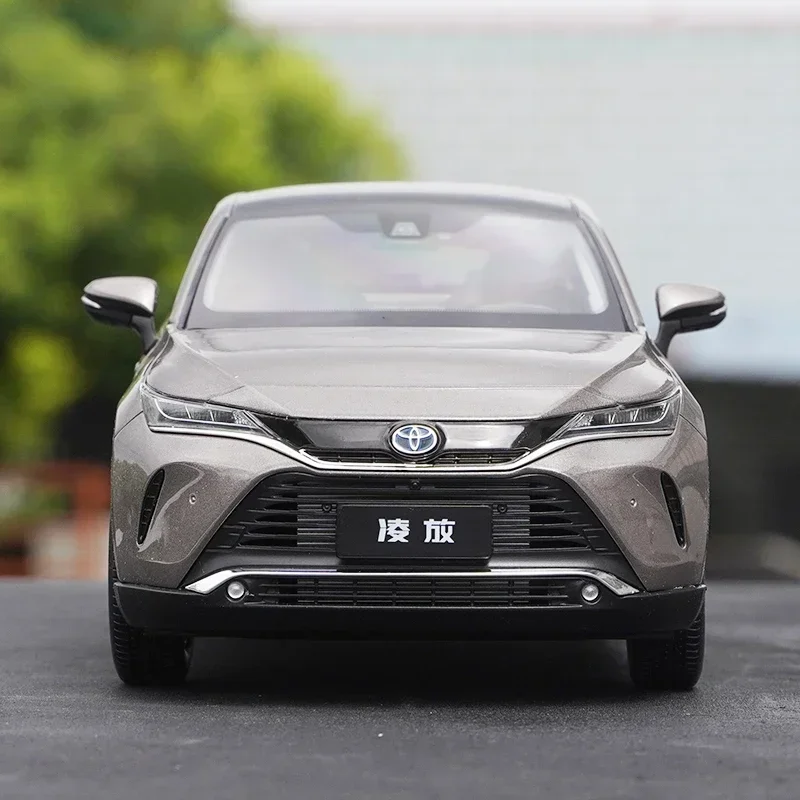 Оригинальный внедорожник Faw Harrier 1:18, модель автомобиля из сплава, коллекция игрушек, подарочные аксессуары
Оригинальный внедорожник Faw Harrier 1:18, модель автомобиля из сплава, коллекция игрушек, подарочные аксессуары