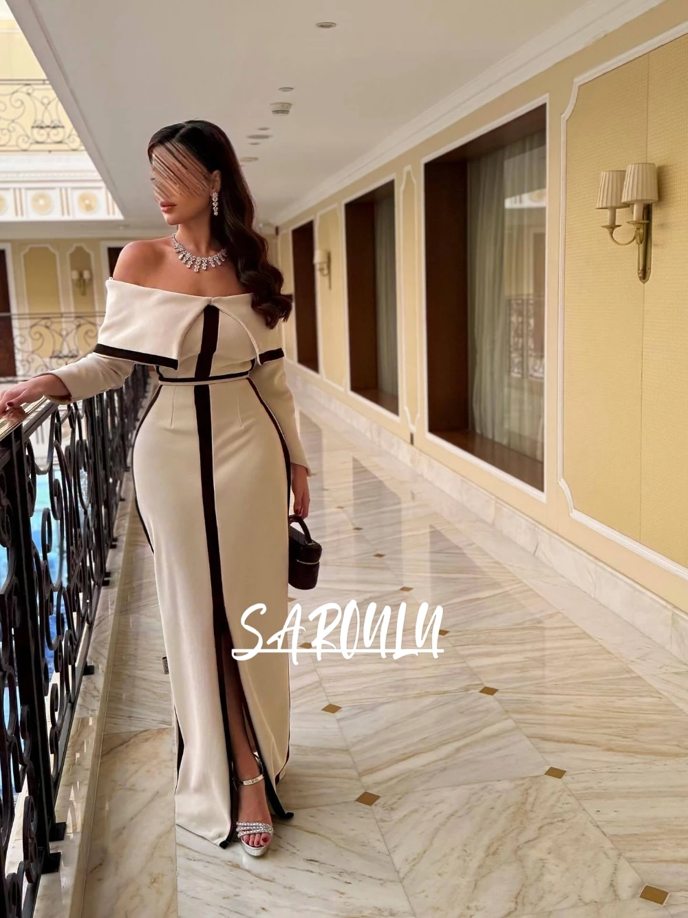 Elegant Women Off Shoulder Long Sleeve Arabic Dress Trim Slim Fit Maxi Gown Formal Cocktail Party Office Commute Outfit
Elegant Women Off Shoulder Long Sleeve Arabic Dress Trim Slim Fit Maxi Gown Formal Cocktail Party Office Commute Outfit