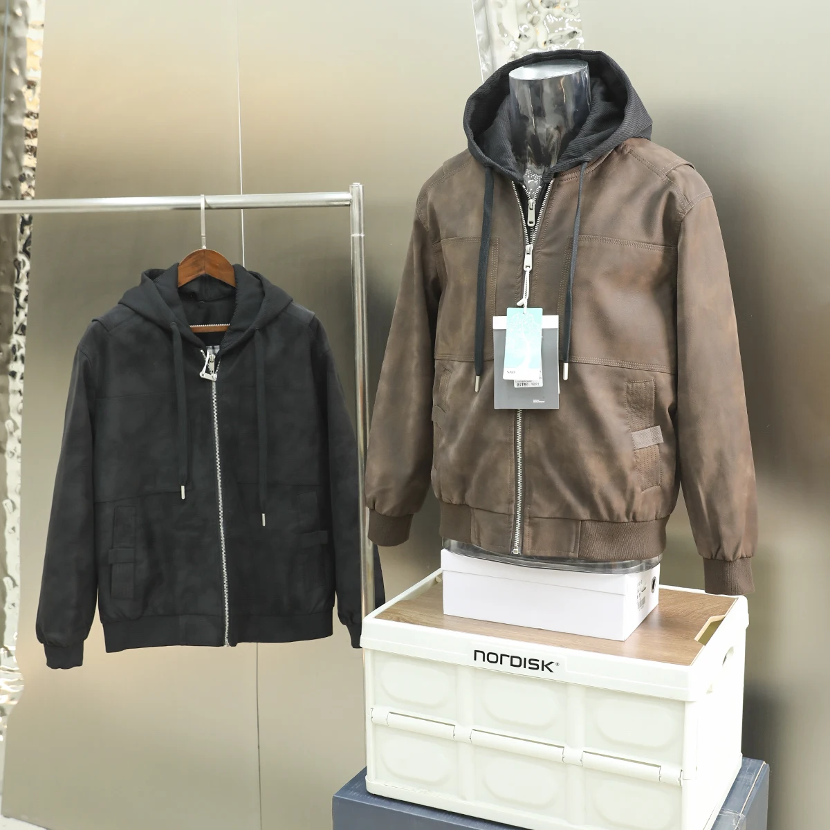 Retro Spotted Ultra-Leather Men's Heavyweight Biker Jaet Fake Two-Piece Hooded Faion Urban Sle Autumn New Arrival
Retro Spotted Ultra-Leather Men's Heavyweight Biker Jaet Fake Two-Piece Hooded Faion Urban Sle Autumn New Arrival