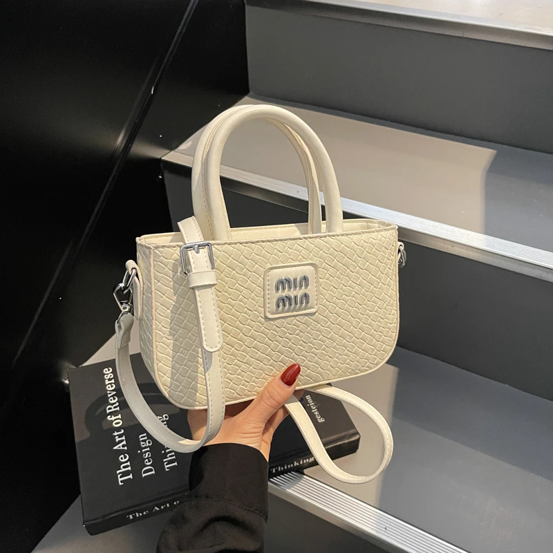 Elegant Tote Bag for Women, Light Luxury Brand with Versatile Functions and Fashionable Niche Design
Elegant Tote Bag for Women, Light Luxury Brand with Versatile Functions and Fashionable Niche Design