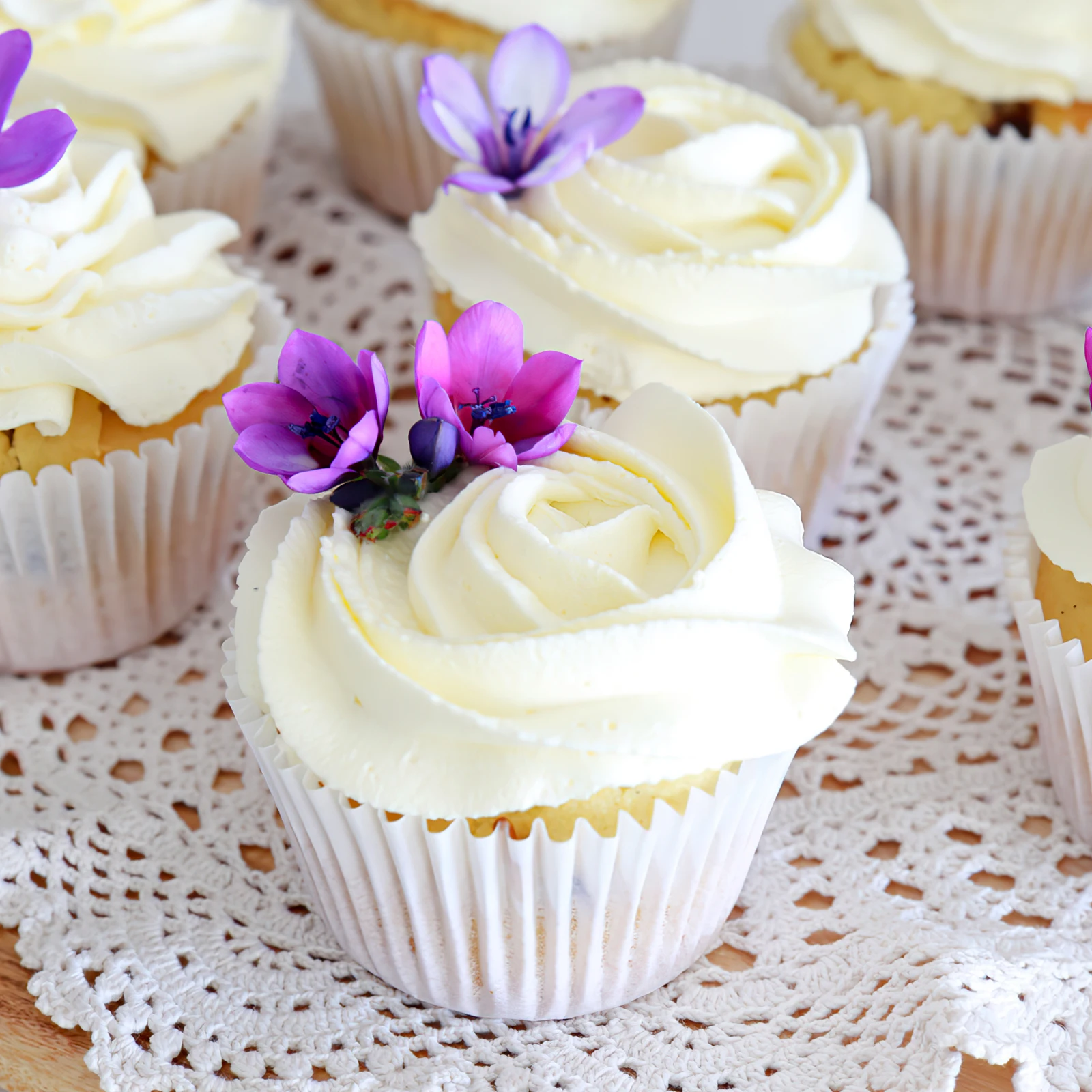 100pcs Baking Cups Paper Muffin Cupcake Holders Liners Food Grade Oil Proof Healthy Environmental Cake Wrappers Parchment
100pcs Baking Cups Paper Muffin Cupcake Holders Liners Food Grade Oil Proof Healthy Environmental Cake Wrappers Parchment