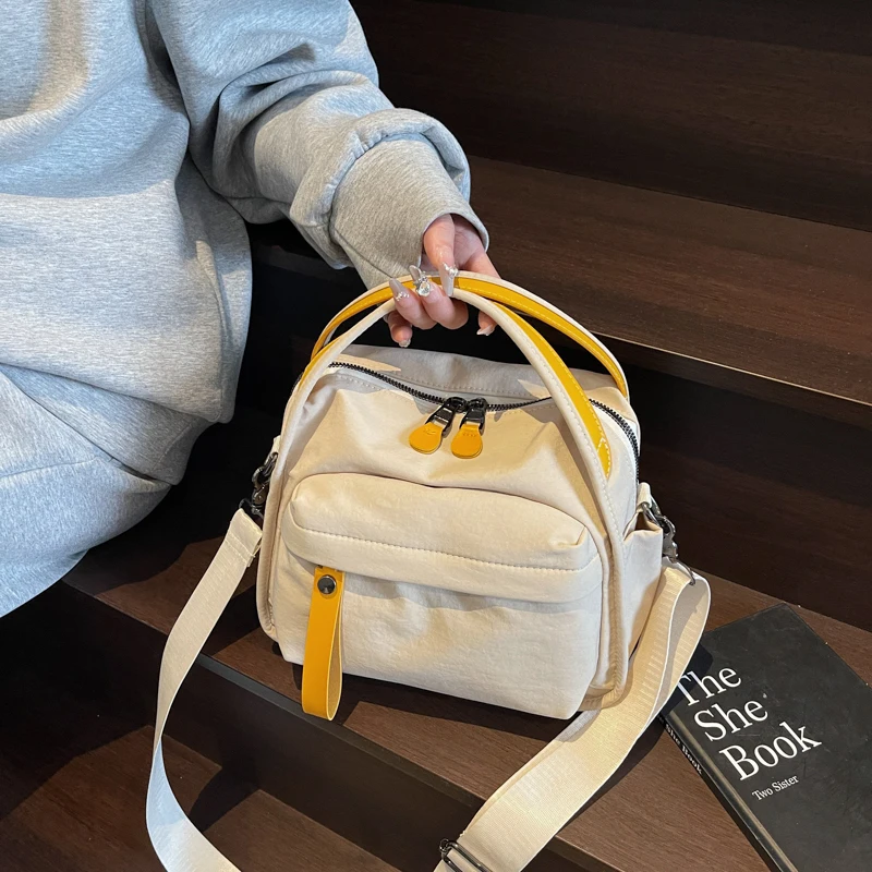 Lightweight Casual Bag for Women Versatile Oxford Cloth Women's Crossbody Bags Multi-pocket Sports Bag Solid Color Commuter Bag
Lightweight Casual Bag for Women Versatile Oxford Cloth Women's Crossbody Bags Multi-pocket Sports Bag Solid Color Commuter Bag