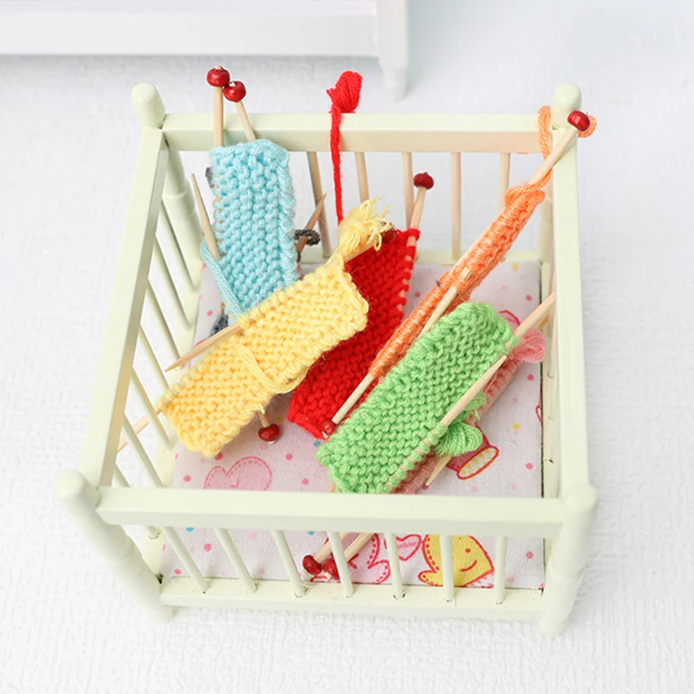4 Pcs Mini Knitted Sweater Miniature Ornaments Knitting for House Plush Micro Landscape Decor
4 Pcs Mini Knitted Sweater Miniature Ornaments Knitting for House Plush Micro Landscape Decor
