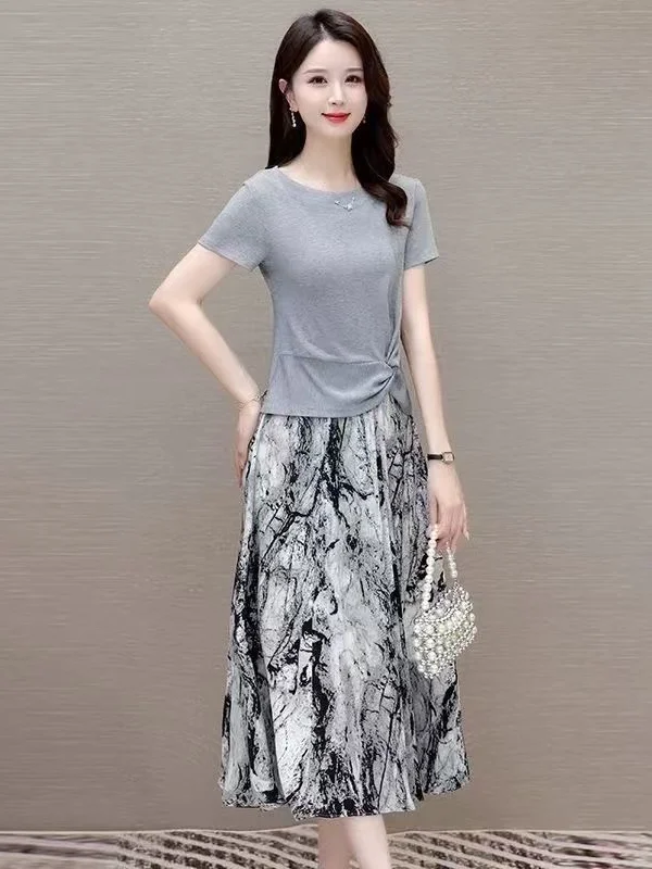 Summer Short Sleeve Slimming Fashionable Half Skirt Large Size Two Piece Set Print Anti Aging Skirt Casual Sportswear Set
Summer Short Sleeve Slimming Fashionable Half Skirt Large Size Two Piece Set Print Anti Aging Skirt Casual Sportswear Set
