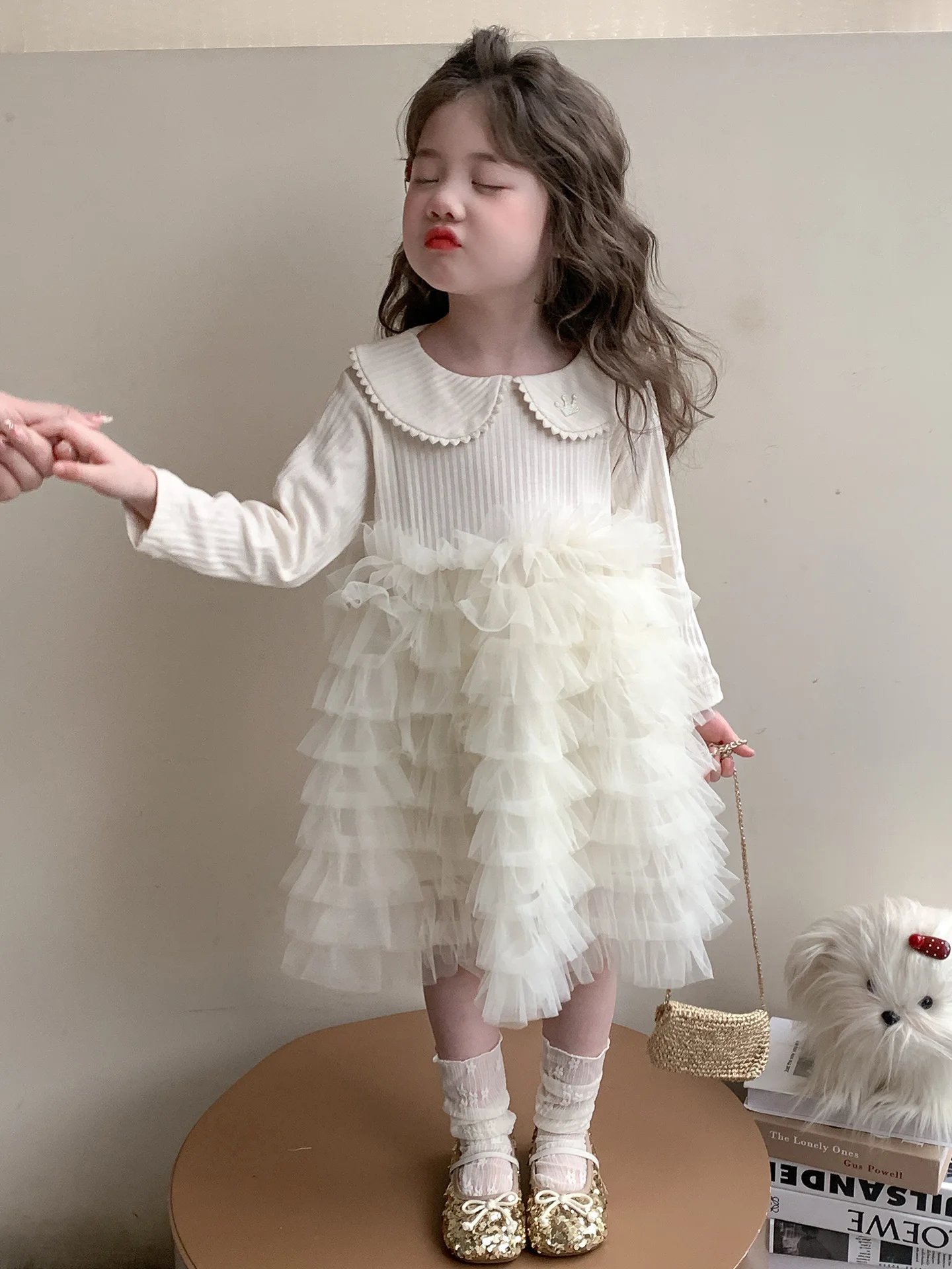 Новое сетчатое платье-тортик с длинными рукавами для маленьких девочек, милое детское платье принцессы для детей 2-7 лет
Новое сетчатое платье-тортик с длинными рукавами для маленьких девочек, милое детское платье принцессы для детей 2-7 лет