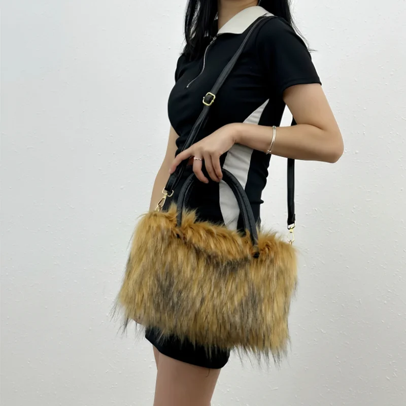 New Fashion Women Faux Fur Tote Bag Ladies Luxury Amazing Large Capacity Handbags 2025 New Designer Shoulder Message Bag
New Fashion Women Faux Fur Tote Bag Ladies Luxury Amazing Large Capacity Handbags 2025 New Designer Shoulder Message Bag