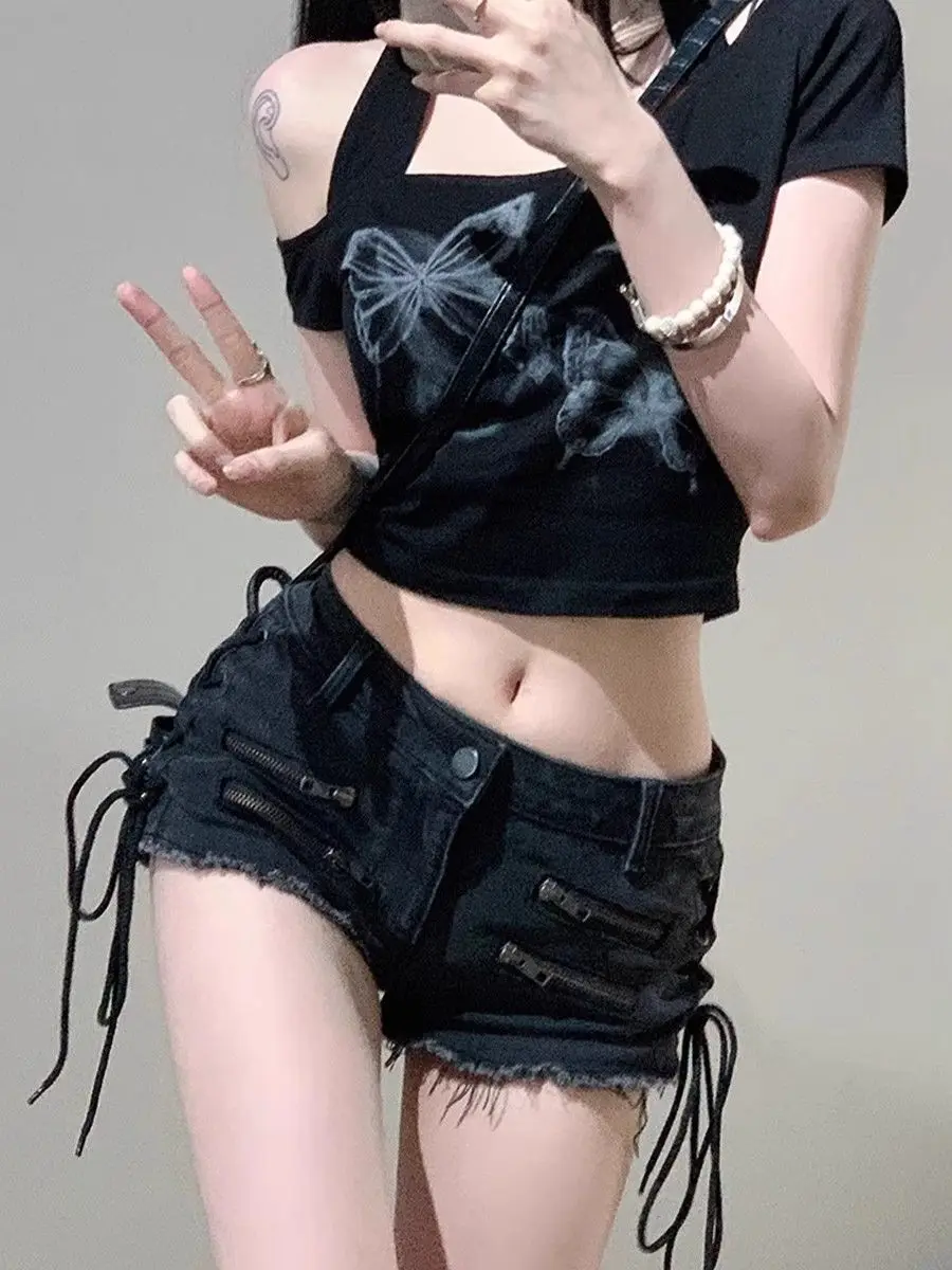 Y2k Streetwear Vintage Low-Waist Denim Shorts Black Rivet Patchwork Bodycon American Retro Hot Girl Pants Women Spring Summer
Y2k Streetwear Vintage Low-Waist Denim Shorts Black Rivet Patchwork Bodycon American Retro Hot Girl Pants Women Spring Summer