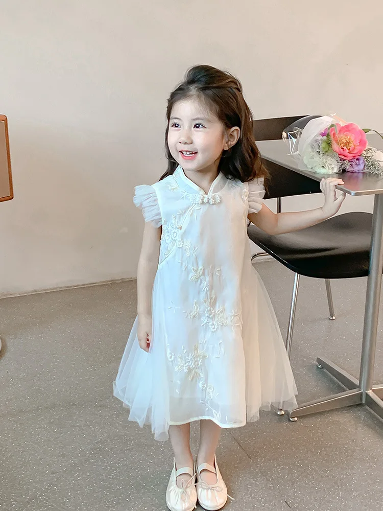 2025Новое летнее платье Cheongsam в китайском стиле для девочек, модное сетчатое платье с рукавами-крылышками на пуговицах
2025Новое летнее платье Cheongsam в китайском стиле для девочек, модное сетчатое платье с рукавами-крылышками на пуговицах