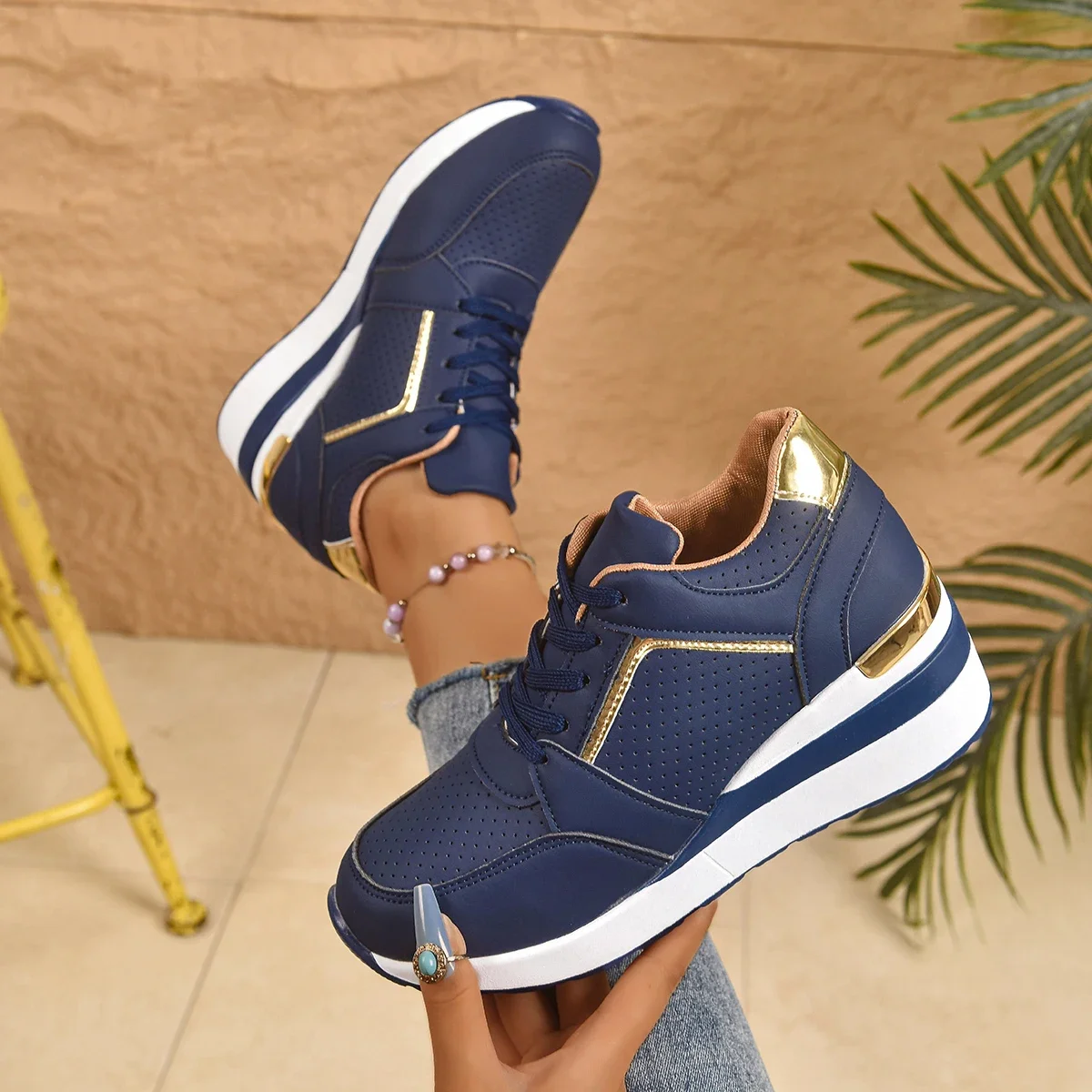 2025 New Women Casual Flat Shoes Sport Plus Size Fashion Sneakers Lace-Up Breathable Wedges Sneakers Women Zapatos De Mujer
2025 New Women Casual Flat Shoes Sport Plus Size Fashion Sneakers Lace-Up Breathable Wedges Sneakers Women Zapatos De Mujer