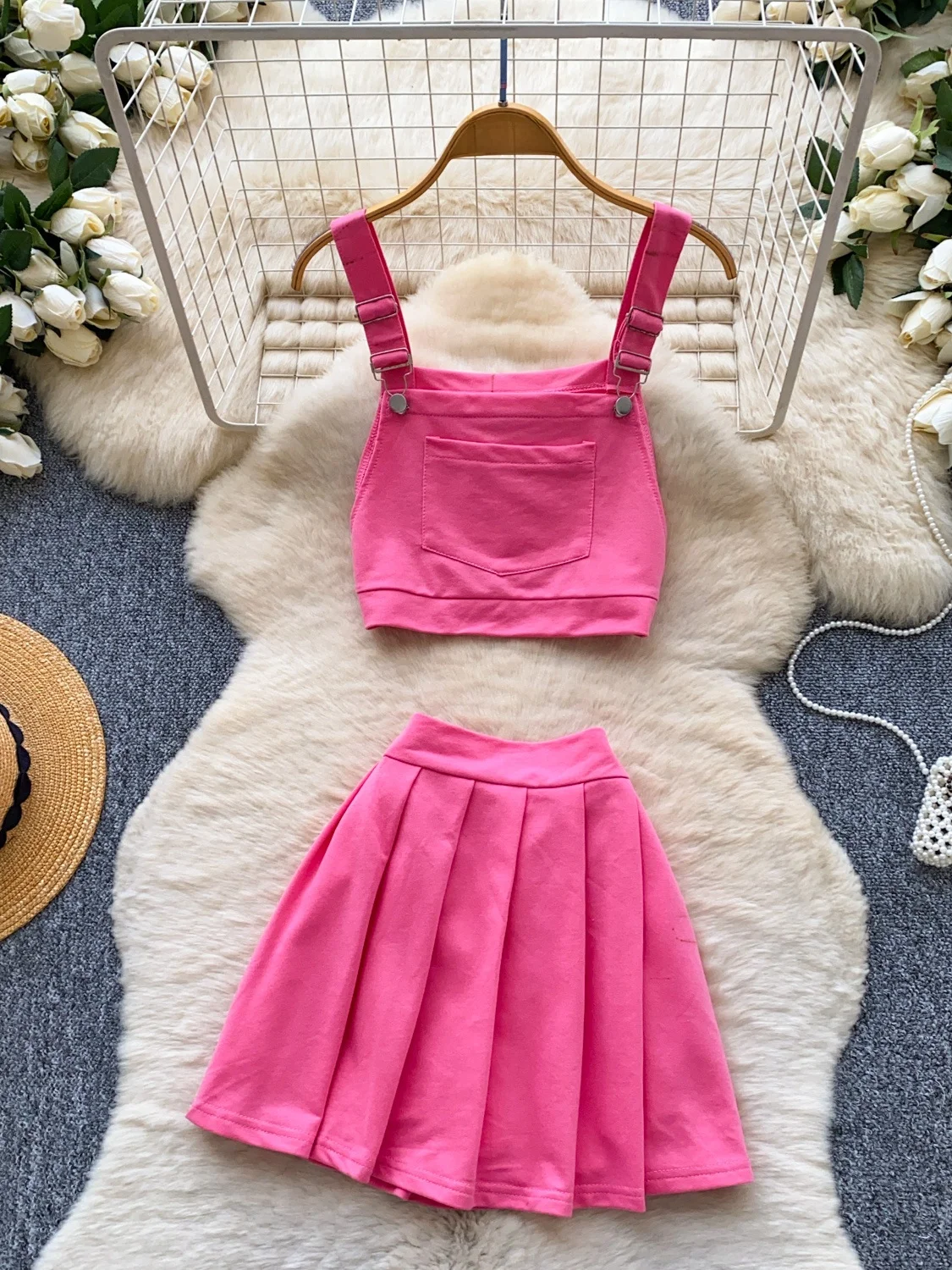 Summer Commute Casual Slimming Pure Desire Style Women's Tank Top And Pleated Skirt Two-Piece Set High Waist Regular Sleeve
Summer Commute Casual Slimming Pure Desire Style Women's Tank Top And Pleated Skirt Two-Piece Set High Waist Regular Sleeve