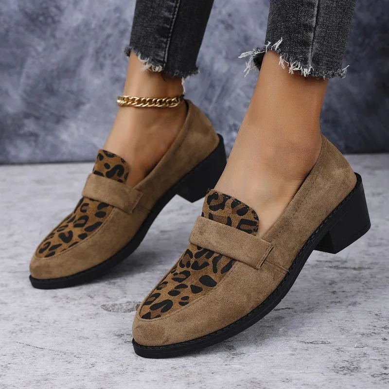 2026 New Spring Autumn Fashion Women Designer Comfortable Casual Shoes Women Medium Heel Pointed Toe Leopard Print Slip-On Shoes
2026 New Spring Autumn Fashion Women Designer Comfortable Casual Shoes Women Medium Heel Pointed Toe Leopard Print Slip-On Shoes