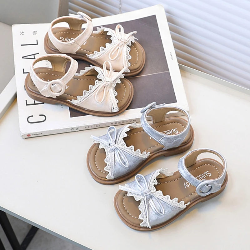 New Sandals Fashion Summer Versatile Girl Shoes Flat Comfort Lace Kid Shoe Exquisite Elegant Soft Soled Princess Shoe Сандали
New Sandals Fashion Summer Versatile Girl Shoes Flat Comfort Lace Kid Shoe Exquisite Elegant Soft Soled Princess Shoe Сандали
