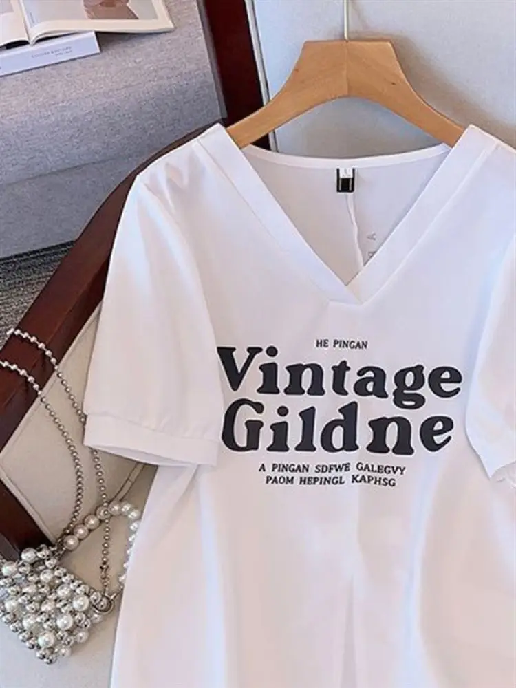 plus Size Women's Loose Short Sleeve T-Shirt V-Neck Korean Style Summer 2024 New Slimming Meat Covering Casual Top Women
plus Size Women's Loose Short Sleeve T-Shirt V-Neck Korean Style Summer 2024 New Slimming Meat Covering Casual Top Women