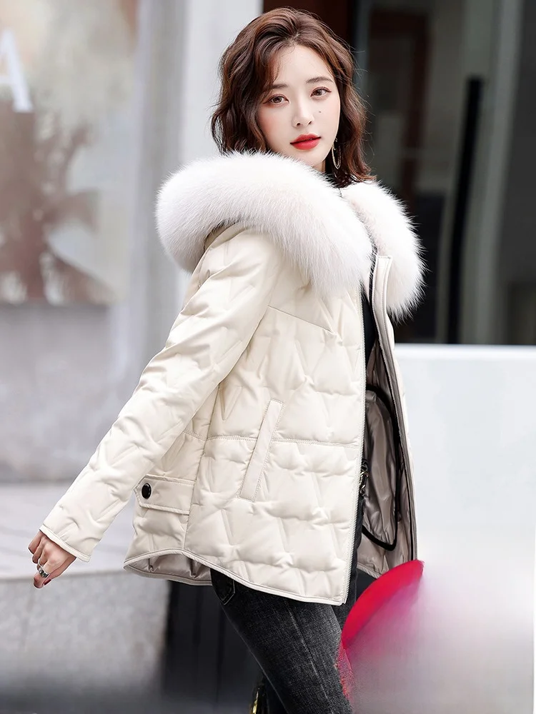 Зимняя женская утепленная куртка из натуральной овчины с меховым воротником, приталенная, коллекция 2025 года
Зимняя женская утепленная куртка из натуральной овчины с меховым воротником, приталенная, коллекция 2025 года