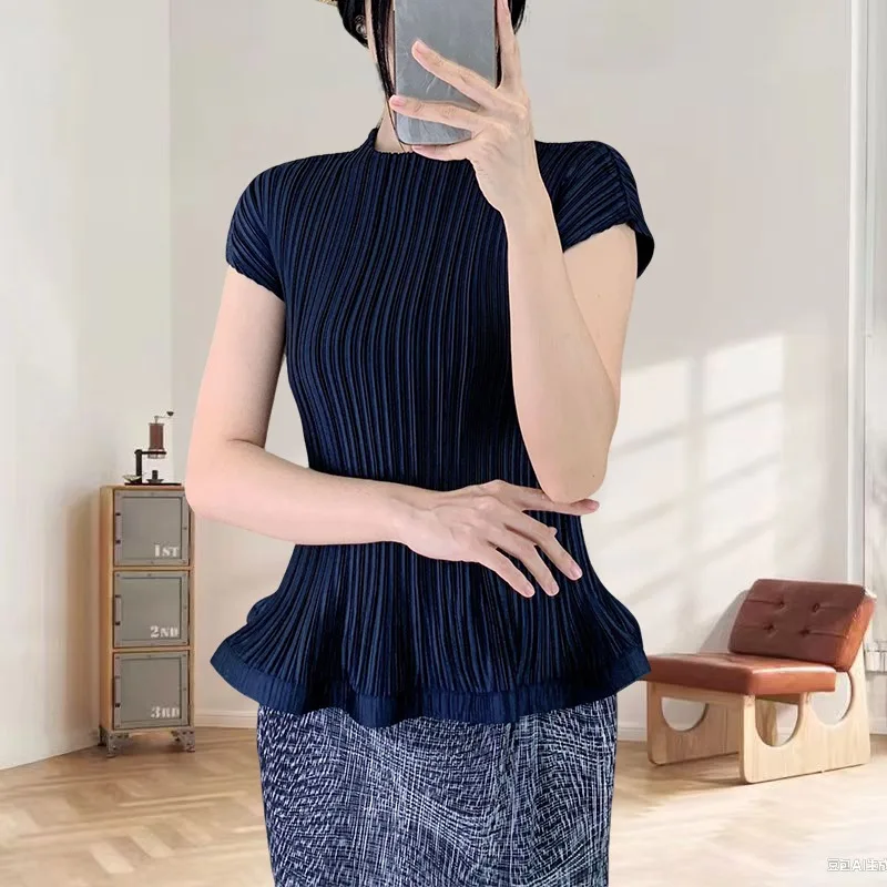 Miyake Pleated Ruffled Simple Versatile T-shirt Female Slim 2025 Thin Pleated Miyake Blouse Fashion Round Neck Short Sleeve
Miyake Pleated Ruffled Simple Versatile T-shirt Female Slim 2025 Thin Pleated Miyake Blouse Fashion Round Neck Short Sleeve