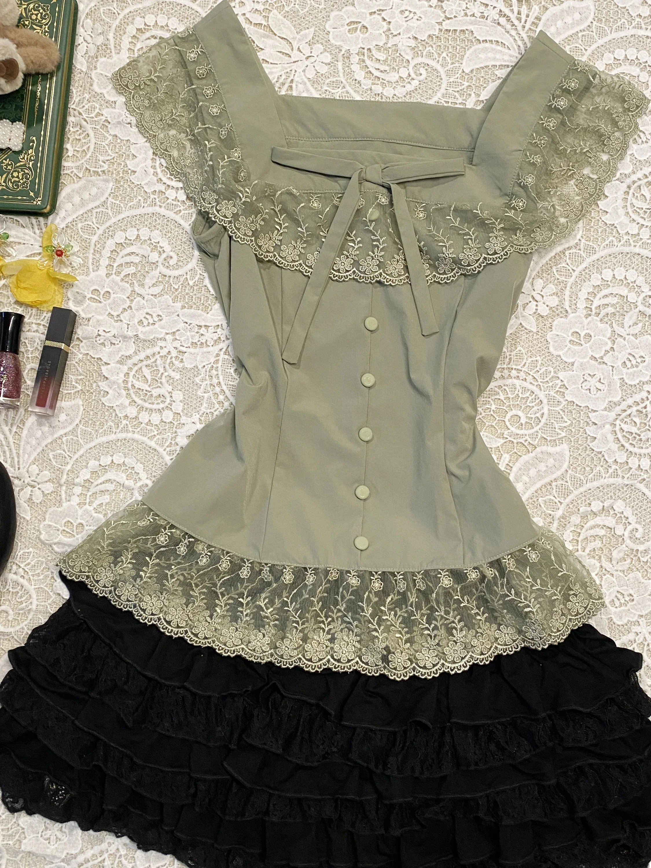 Original Mint Green Lace Splicing Square Collar Girls Shirt Summer Vintage Style Cotton Blend Slim Fit Sweet Style Top
Original Mint Green Lace Splicing Square Collar Girls Shirt Summer Vintage Style Cotton Blend Slim Fit Sweet Style Top