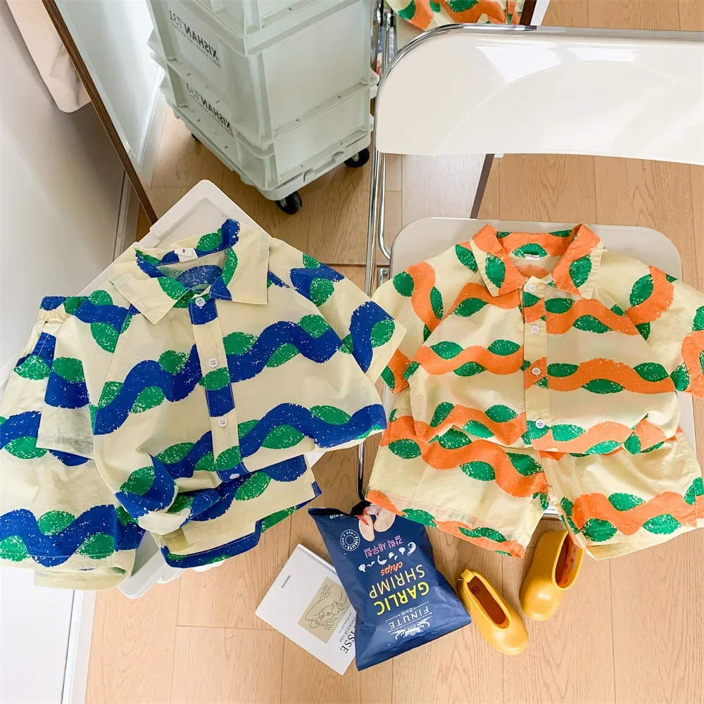 Caofeimao 2025 Summer Kids Clothing Set Wave Beach Set Cool Girls Tee and Shorts 2Pcs Suit Wavy Resort Wind Set Pure Cotton
Caofeimao 2025 Summer Kids Clothing Set Wave Beach Set Cool Girls Tee and Shorts 2Pcs Suit Wavy Resort Wind Set Pure Cotton